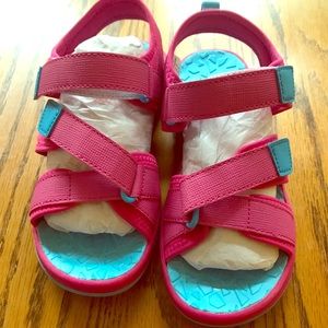 Little girls size 13 lands end sport Sandals